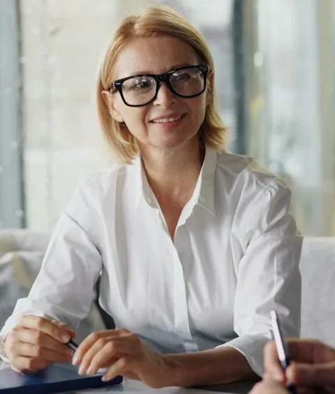 A commissioned notary on camera during a session